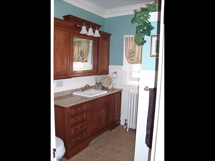 Elegant bathroom vanity Elegant bathroom vanity