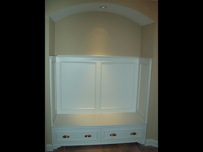 Entryway bench Entryway bench